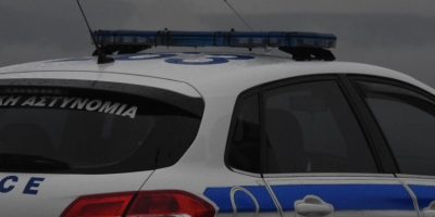 5 συλλήψεις για ομπρέλες και ξαπλώστρες στη Λέσβο