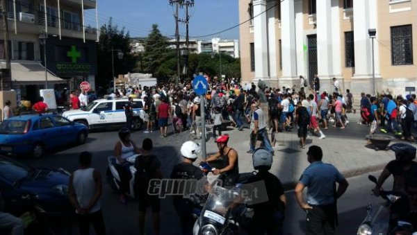 Πορείες και συγκρούσεις στους δρόμους της Μυτιλήνης! [PICS]