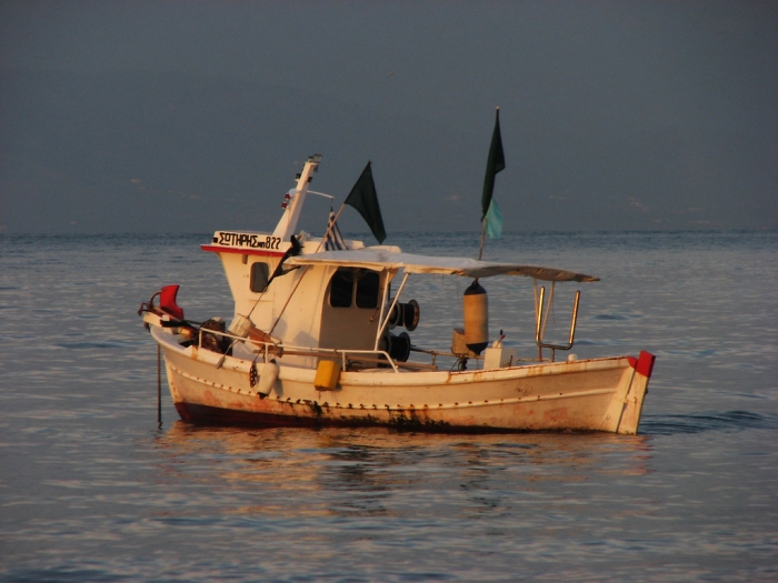 Ν. Σαντορινιός: Η Κυβέρνηση έχει εγκαταλείψει τους ψαράδες των νησιών χωρίς μέτρα ενίσχυσης και χωρίς επιδοτήσεις