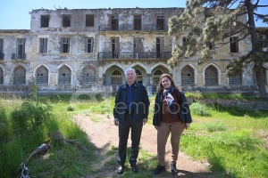 Από παλαιότερη συνέντευξη του Κώστα Μουτζούρη και της Μαρίας Τσακίρη για το Σάρλιτζα