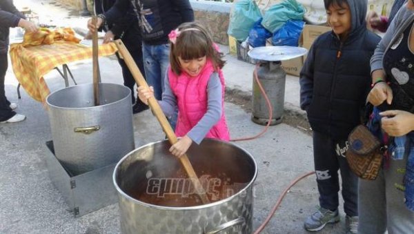 1400 μερίδες φαγητού από &quot;τον άλλον Άνθρωπο&quot;- pics