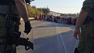 Καθιστική διαμαρτυρία προσφύγων γυναικών