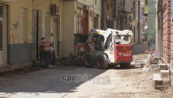 Παράταση στην Κομνηνάκη