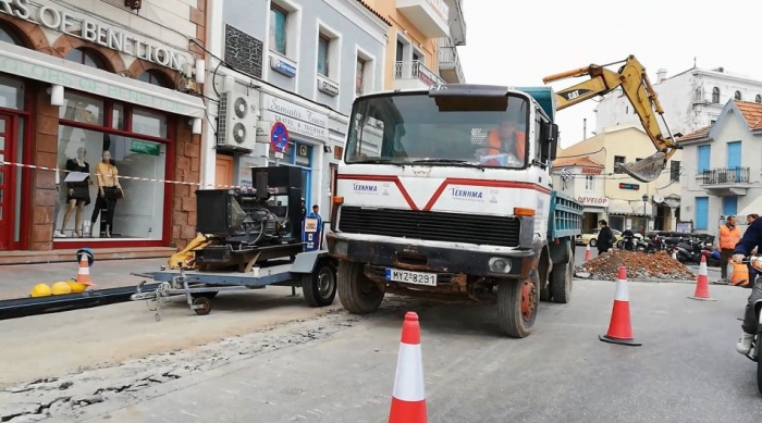 Ξεκίνησαν οι εργασίες για την κατασκευή νέου δικτύου ύδρευσης στην Προκυμαία [Vid-Pics]