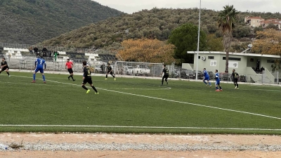 Τα φώτα στραμμένα στο γήπεδο Πέτρας