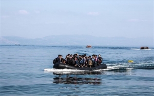 Αλλη μια βάρκα με 27 μετανάστες στη Νεάπολη