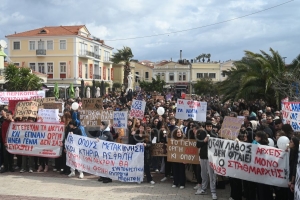 Aπό παλαιότερη κινητοποίηση για τα Τέμπη στην πλατεία Σαπφούς