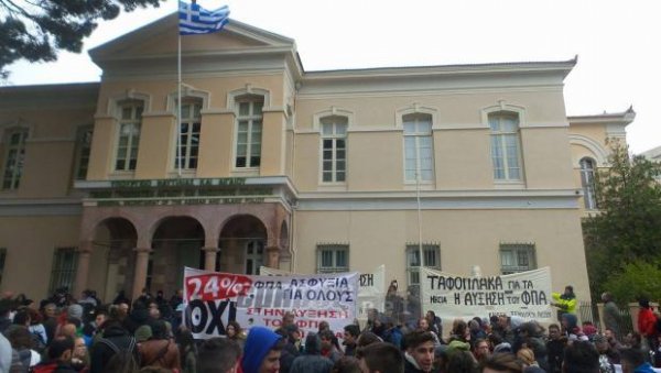 ΄Το &quot;ΟΧΙ&quot; της Λέσβου - Κατάληψη τώρα στη Γεν. Γραμματεία Αιγαίου [VID]