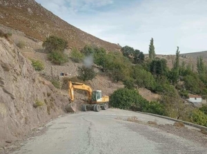 Παλαιότερη φωτογραφία από παρεμβάσεις του δρόμου Άγρα - Χίδηρα